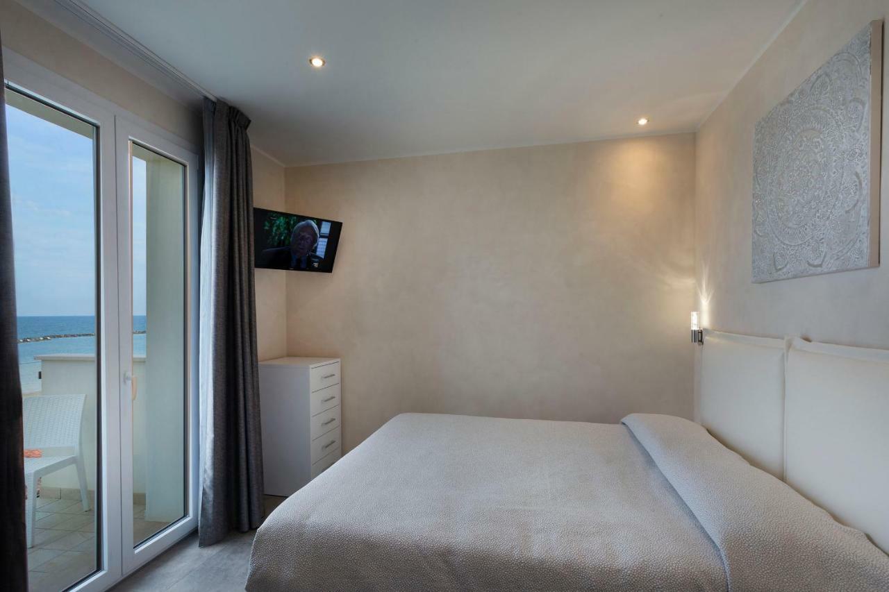 White Suite & Apartments Bellaria-Igea Marina Eksteriør billede